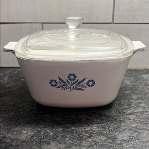 CorningWare Cornflower Blue Casserole Baking Dish with lid  1 3/4 qt. OLD STAMP
